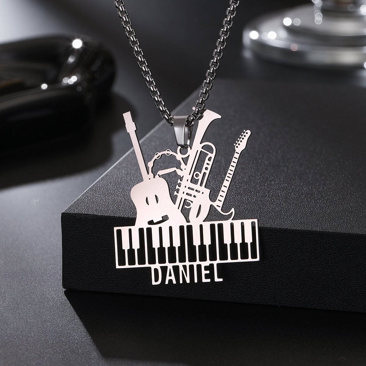Custom Name Necklaces For Wome - Musical Instrument With Names avis et prix